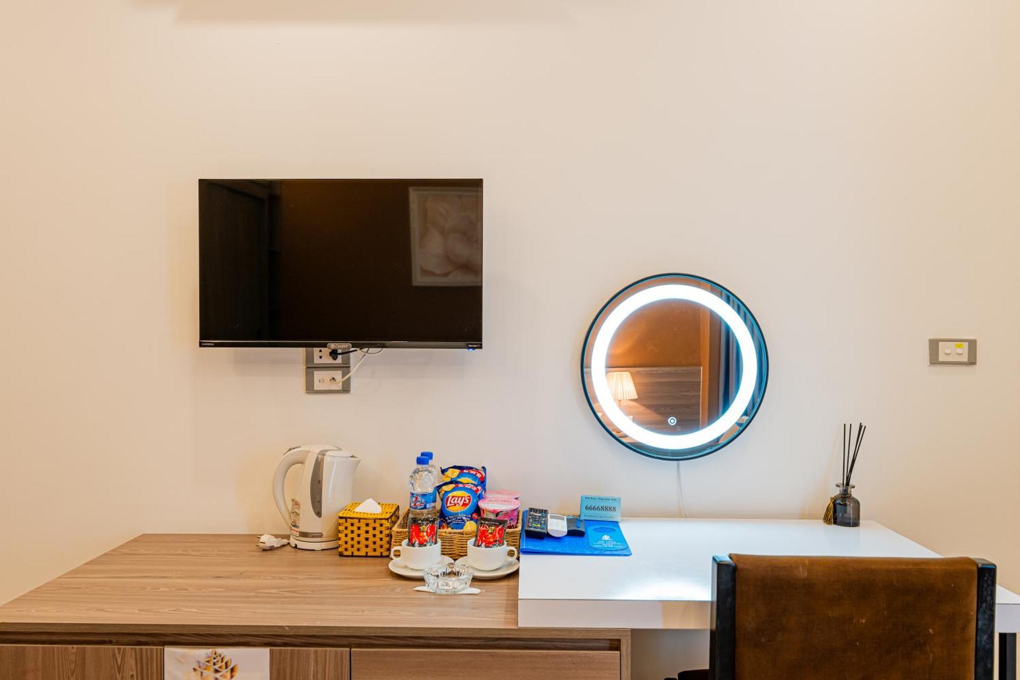 Moon Hotel 26 Do Quang Hanoi Bagian luar foto