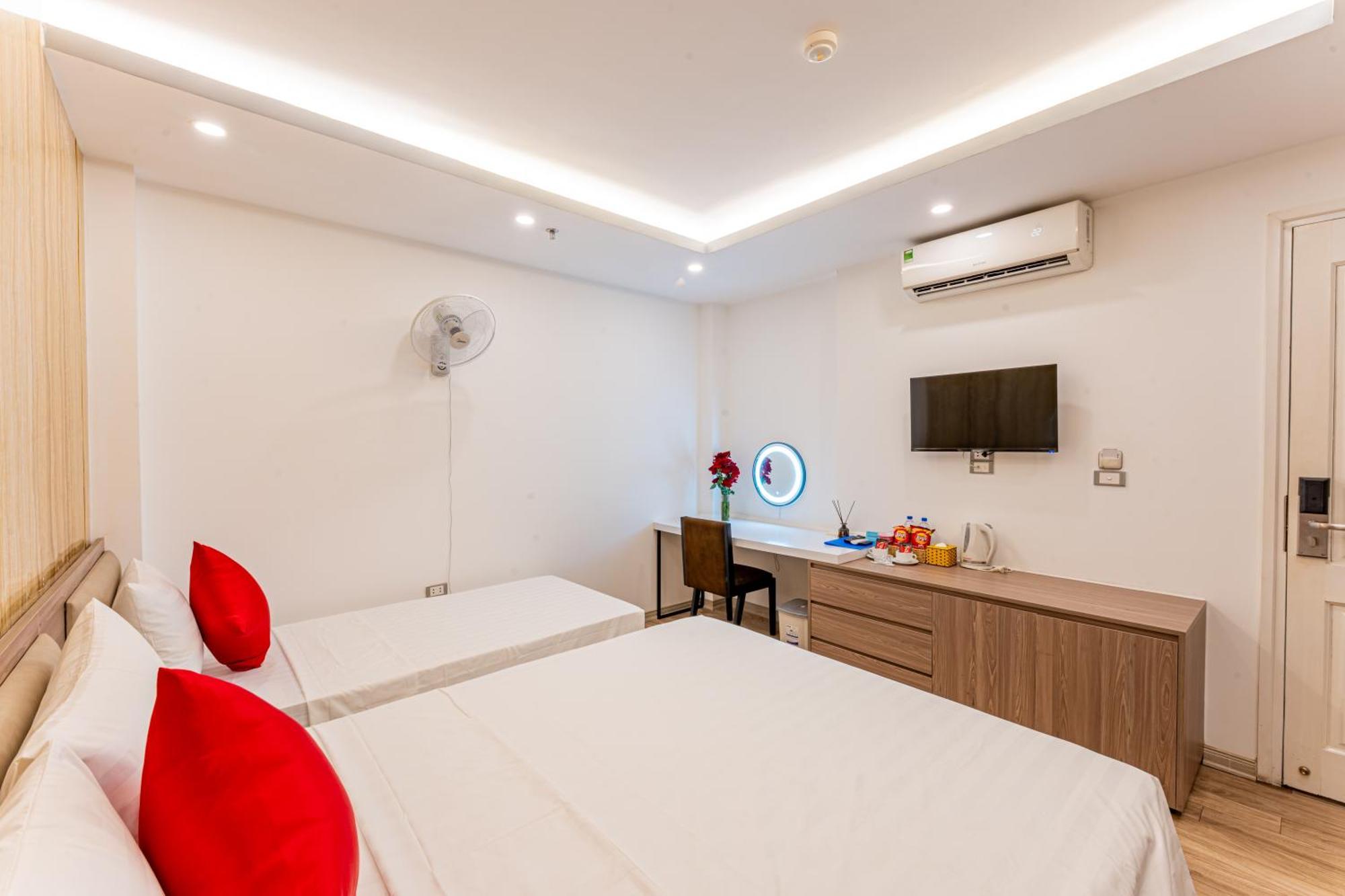 Moon Hotel 26 Do Quang Hanoi Bagian luar foto
